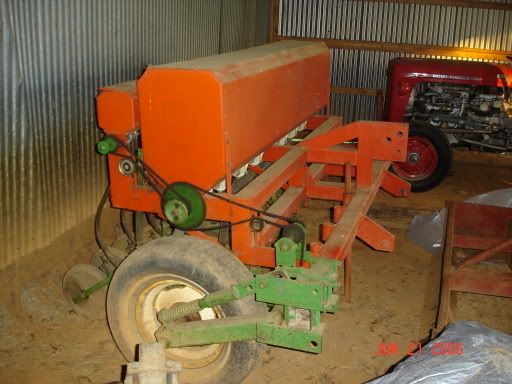 Tye Pasture Pleaser Drill (model - Yesterday's Tractors